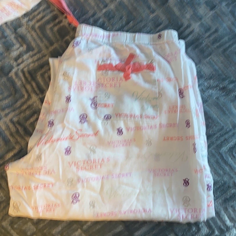 Victoria’s Secret women’s flannel pajama set - Picture 3 of 8